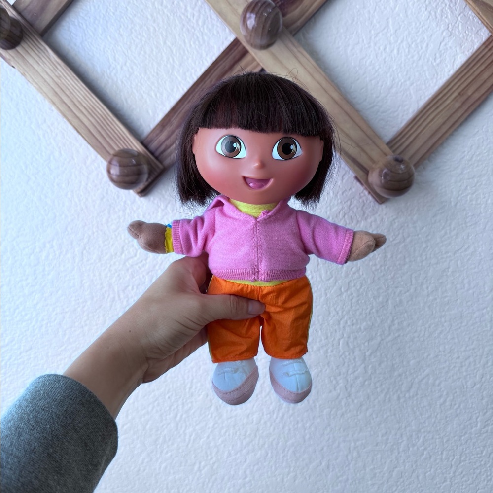 2002 Talking Dora the Explorer